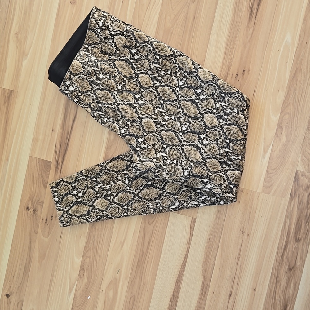 Coco & Carmen OMG Skinny Snake Print Leggings/Jeans-NWOT